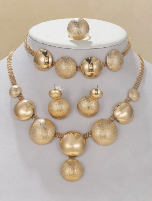 Golden Round Decor Jewelry Set