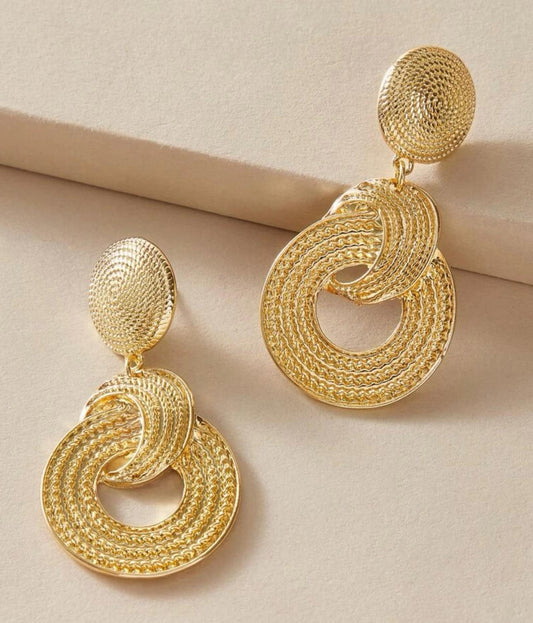 Golden Round drop earrings